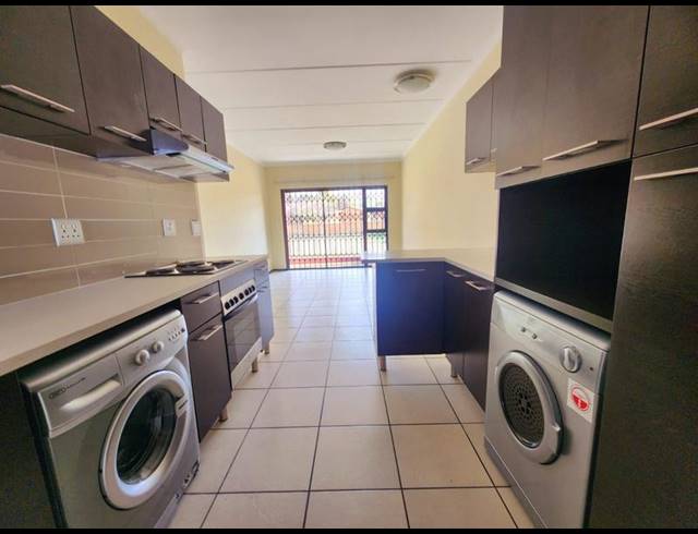 2 BEDROOM TOWNHOUSE FOR SALE IN NOORDWYK